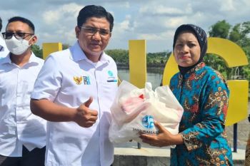 Bangkitkan ekonomi pascapandemi, Jasa Raharja bantu pengaspalan jalan akses ke embung Giriroto