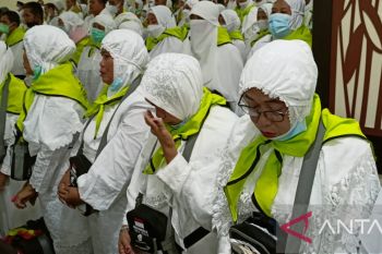 JCH Kloter 4 Embarkasi Makassar tinggalkan Indonesia dengan linangan air mata