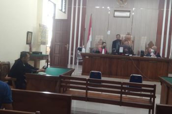 Hakim putus bebas terdakwa pengendali 92 kilogram sabu