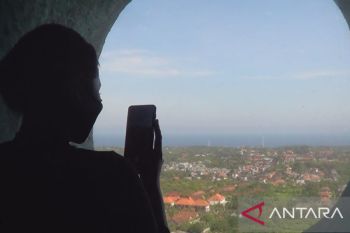 Sensasi melihat panorama Bali dari lantai 23 Patung GWK