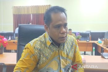 Legislator Seruyan minta Bapenda kejar target PAD