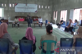 KPU Sultra beri pendidikan pemilu bagi ibu-ibu pesisir di Konawe