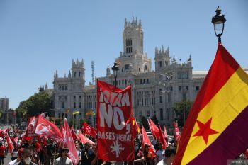 Puluhan ribu tenaga kesehatan Spanyol lakukan aksi protes pemerintah konservatif