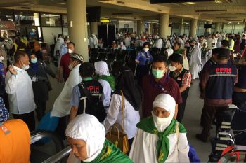457 calon haji Kloter 11 Embarkasi Batam berangkat ke Jeddah