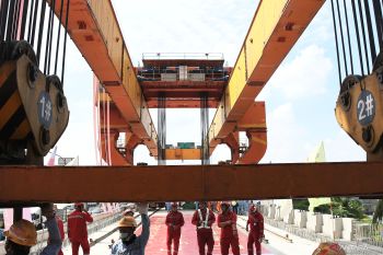 Anggota DPR tolak pembengkakan biaya kereta cepat ke APBN