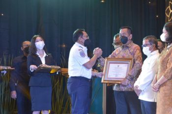 Kemenhub beri penghargaan dua operator bandara