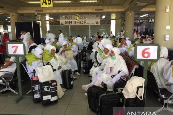 Dua calon haji Kloter 12 Embarkasi Batam batal berangkat