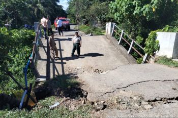 Pessel bangun kembali jembatan ambruk
