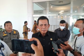 Gubernur Ansar dukung kebijakan beli minyak goreng curah pakai KTP dan aplikasi