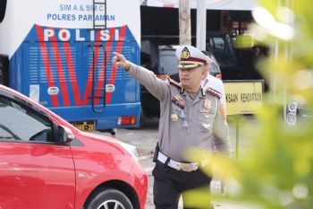 Polisi tindak delapan pengemudi angkutan umum di bawah umur di Padang