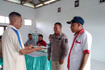 Pertanahan Nagekeo serahkan 150 sertifikat tanah kepada warga