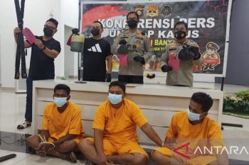Polisi tetapkan tiga tersangka kasus angkutan BBM ilegal terbakar di Muba