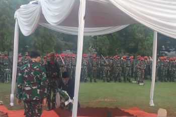 Tjahjo Kumolo dimakamkan secara militer di TMP Kalibata