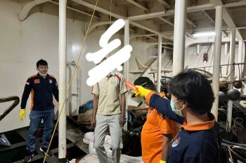 Gara-gara banyak utang, seorang ABK gantung diri di dalam kapal Labuhan Lombok