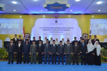 Rektor UII melantik delapan dekan periode 2022-2026