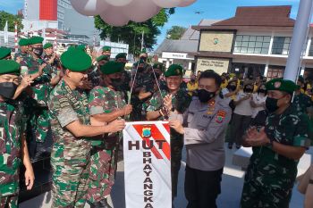 Pangdam XIII/Merdeka- Danrem 131/Santiago beri kejutan ke Kapolda pada Hari Bhayangkara
