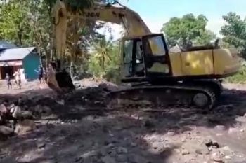 Pemerintah Nagekeo bangun jalan darurat setelah banjir