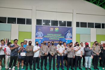 Wakapolda Lampung tutup turnamen Kapolda Cup Badminton Presisi Lampung 2022