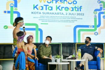 Menparekraf Sandiaga Uno bantu pengadaan musik pengiring Tari Golek karya seniman Solo