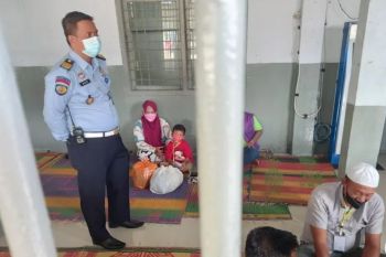 Sebanyak 50 narapidana Lapas Narkotika terima kunjungan tatap muka