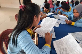 33 napi perempuan ikuti ujian paket A-C