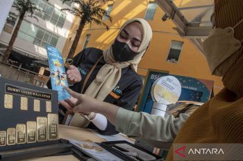 Harga emas anjlok Rp23.000 jadi Rp1,871 juta/gram