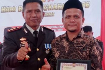 Membantu tugas negara, datok penghulu terima penghargaan mitra Polri
