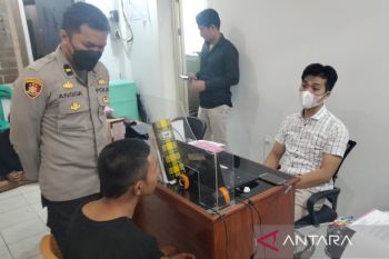 Ngaku-ngaku adik anggota DPRD Lombok Barat, pengedar sabu ditangkap di Desa Sembung