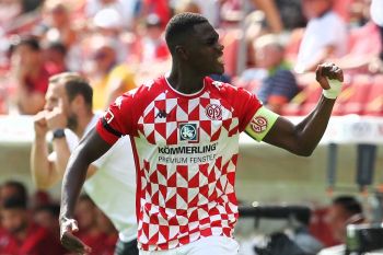 Nottingham Forest rekrut bek Moussa Niakhate dari Mainz