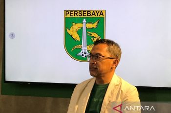 Pelatih Persebaya Santoso minta fisik pemain tak turun usai TC