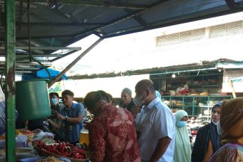 Disdag Sulsel pantau harga bahan pokok di pasar jelang Idul Adha