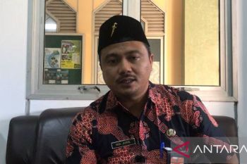 Masjid Agung Batam bagikan daging kurban secara kolektif