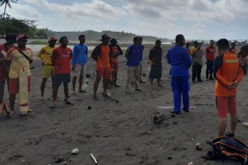 Tiga remaja tewas terseret ombak di pantai Pangandaran
