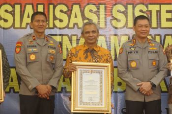 PT Semen Padang raih sertifikat Gold Reward SMP Obvitnas dari Kapolri