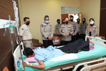 Anjangsana ke mantan Kapolri hingga anggota sakit dan gugur saat tugas