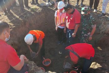 Bupati Karangasem letakkan batu pertama pembangunan tribune Stadion Amlapura