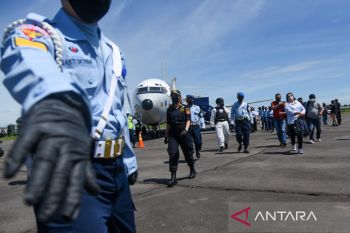 Simulasi penurunan paksa pesawat asing di Lanud Soewondo