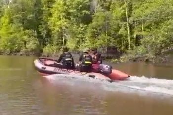Tim SAR cari seorang penumpang longboat yang hilang di perairan Samendoro