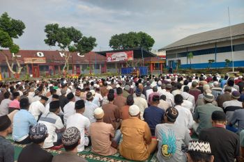 Narapidana Lapas Narkotika ikut berkurban satu sapi