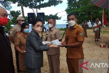 Penjabat Bupati Kabupaten Sangihe berharap bantuan pemerintah tak salah sasaran