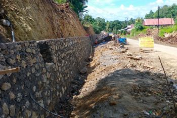 Pemprov Sulsel lebarkan ruas Salaonro-Ulugalung di Kabupaten Wajo