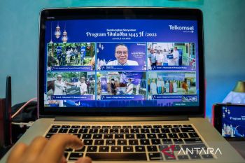 Telkomsel Regional Sulawesi Salurkan  20 Hewan Kurban