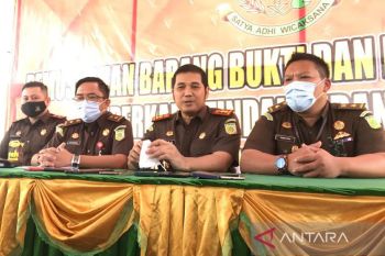 Mantan Komisioner dan Sekretaris KPU Kapuas ditetapkan jadi tersangka dugaan korupsi
