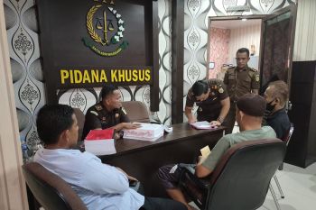 Tersangka korupsi Dana Hibah Panwaslu Bengkalis diserahkan ke jaksa