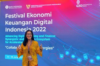 Catatan Ana Sriekaningsih - Digitalisasi pemulihan ekonomi