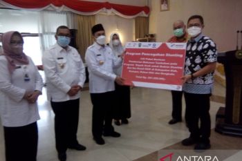 Gubernur Riau gencarkan ajak Forkopimda dan masyarakat jadi Bapak Asuh Anak Stunting