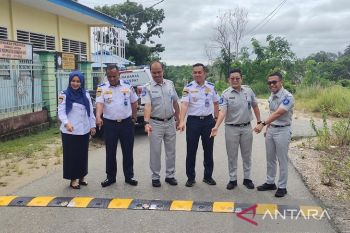 Jasa Raharja Riau serahkan sarana pencegahan kecelakaan minimalkan resiko kecelakaan jalan