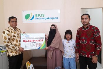 BP Jamsostek Inhil beri bantuan Rp66 juta ke ahli waris