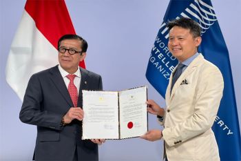 Pertemuan bilateral dengan Dirjen WIPO, Menkumham serahkan instrumen aksesi Traktat Budapest