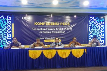 DJP Kepri serahkan tersangka kasus pidana perpajakan  ke kejaksaan